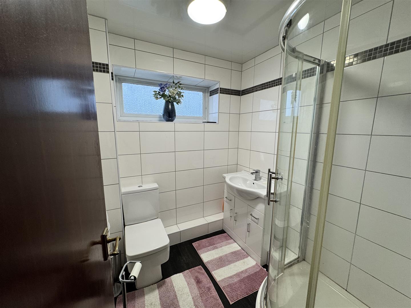 J0b7WRzlU0CcE1kLV 69lg