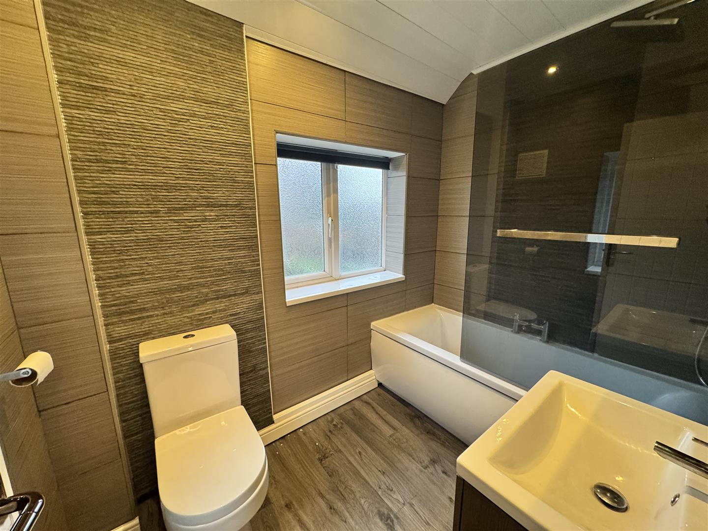 dPkn0bluW0iqzndKIoYd8Q