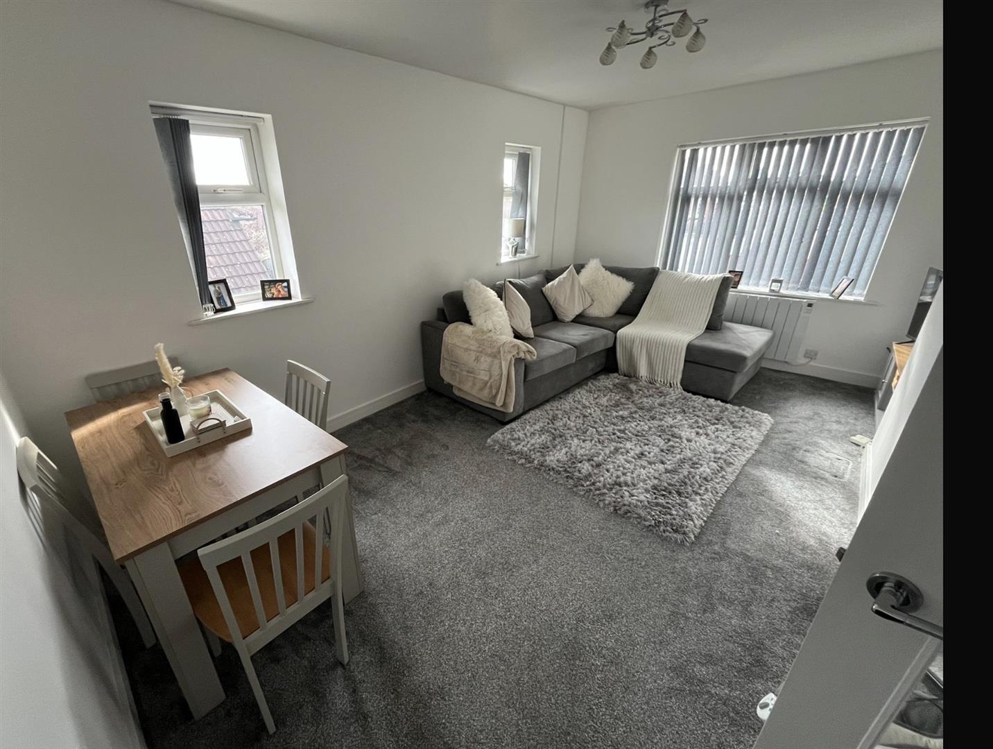 5LlvpzX5J0yZmoxhSc3GEg