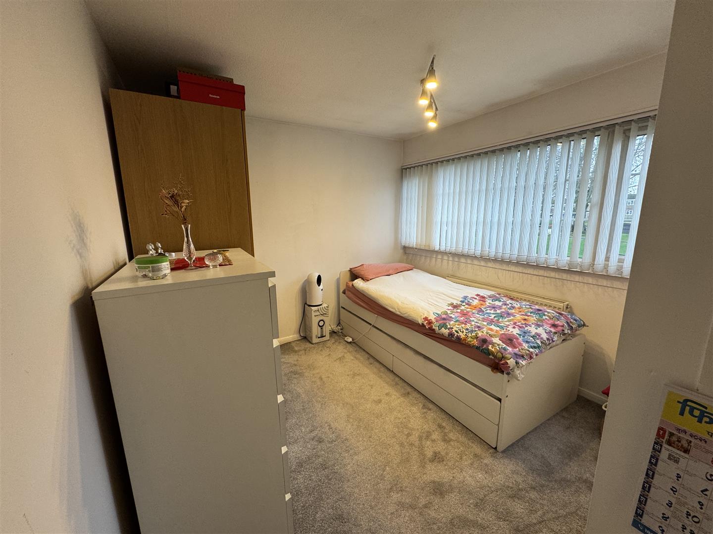 rlc EazZ80ypV wkUWaUEA